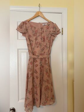 Suzy Shier Blush Floral Flutter-Sleeve Midi Dress